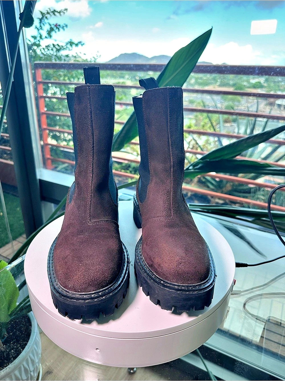 LAST Brown Chelsea Lug Sole Ankle Boots Size 8 - Picture 3 of 6